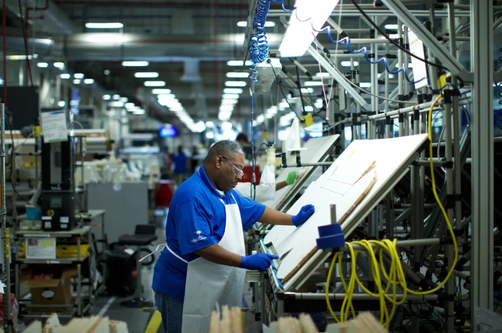 U.S. Manufacturing Activity Expands U.S. Manufacturing Activity Expands