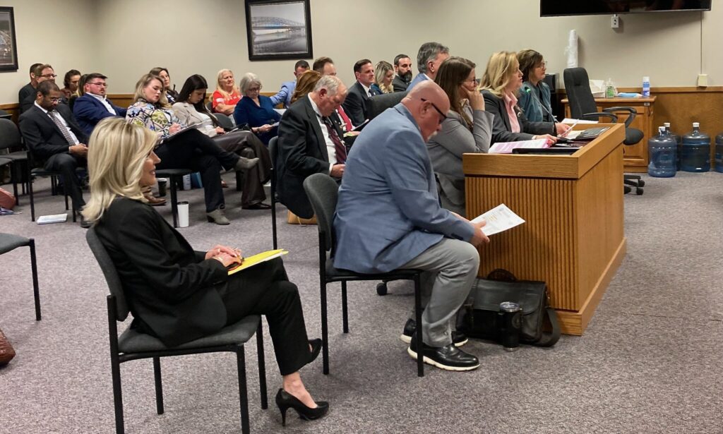 Independent Voters Spark Political Debate Independent Voters Spark Political Debate